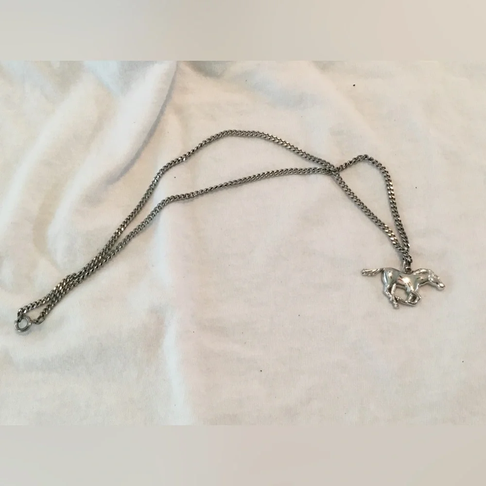 Vintage Avon Men’s Silver Tone Mustang, Bronco Horse Necklace